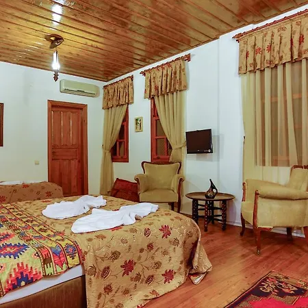 Atelya Art Hotel 2*
